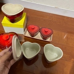 ルクルーゼ  ハート　ココット　食器　７点セットの画像