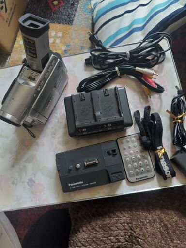 Pansonic  デジタルビデオカメラ　付属品有り　VN-DS9