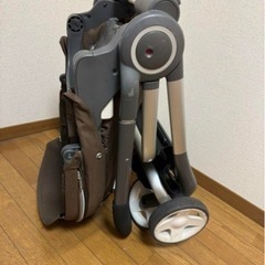 ストッケ ベビーカー 折りたためるベビーカー 1/31までの画像