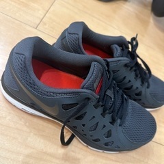 NIKEスポーツシューズ26センチ