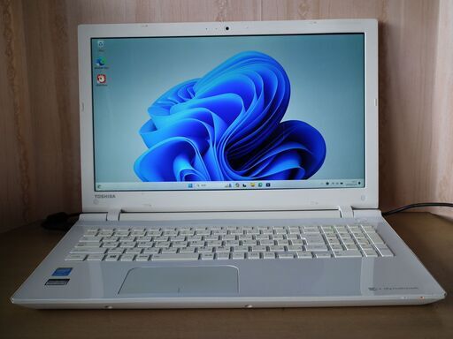 【東芝 Dynabook T55/TW SSD250GB搭載/WIN11Pro/Core-i3/ﾒﾓﾘ8GB/Office365】