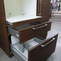 キッチンボード(色あせあります）の画像