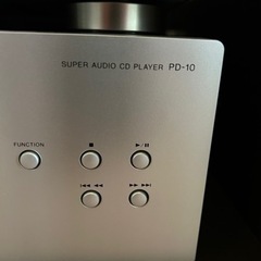 スピーカーとラックの画像