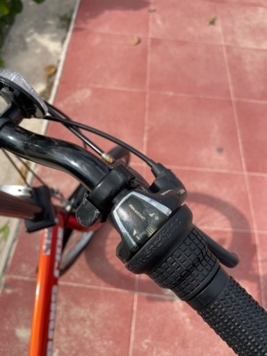 【★受渡し予定者様あり★】【美品】折りたたみ自転車　SHIMANO変速ギア付き　空気入れ・折りたたみカゴもセット！