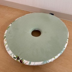 穴あき座布団の画像