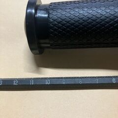 社外新品　グリップ　黒　ヤマハ向け　11cmタイプ　ジョグ3KJ3YJ3RYアプリオ4JP4LVSA11Jの画像