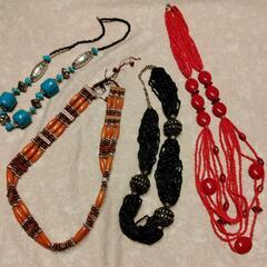 ビーズのネックレス　4本