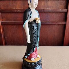仏像　木彫りの阿弥陀如来立像の画像