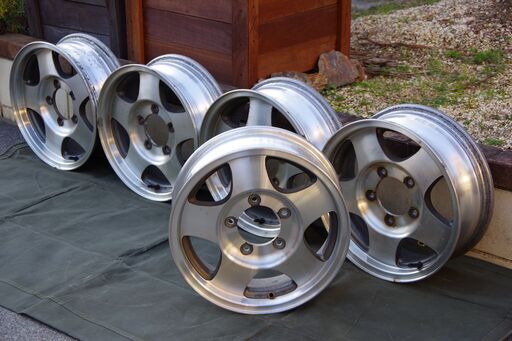 【ご購入者様へお渡し済み】ジムニー スズキ純正アルミホイール(16×5.5JJ)  ENKEI製 5本セット JA11/JA12/JA22他