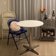 【値下げ】丸テーブル　W700 x D700 x H745~755 mmの画像