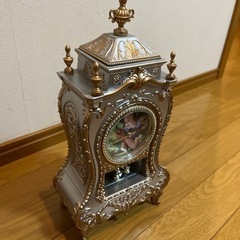 置き時計2個セット無料で差し上げますの画像
