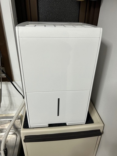 アイリスオーヤマ  除湿機  IJC-J56-W