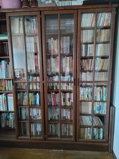 スライド本棚　ガラス扉　高級家具　書架　ブックシェルフ　ショーケース　展示棚