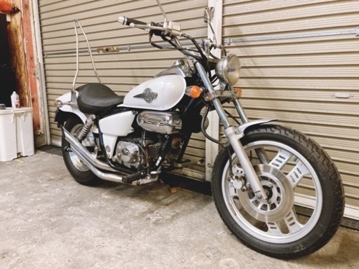 ホンダ　マグナ50 白　カスタム　配送可能　支払いは現金or振り込みも可能