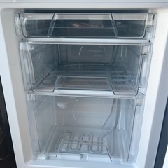 《値下げしました！》2023年製 アイリスオーヤマ 冷蔵庫 142L 家庭用 幅50cm 冷凍庫 53L 右開き ブラック IRSD-14A-B 一人暮らし 省エネ 節電 静音設計 最高水準の冷凍機能 冷凍室3段 2ドアの画像