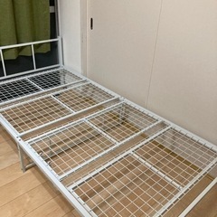 【一人暮らし用のベッドに　値下げしました】ニトリ　シングルベッド　マットレス付きの画像