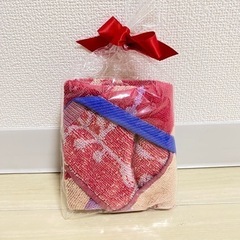 「Naomi」刺繍入りリトルミイのハンカチの画像