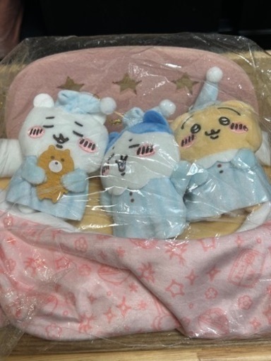 ちいかわ ハチワレ うさぎ　おやすみベッドと繋がるマスコット　未開封