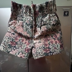 折りの入った綺麗なショートパンツM