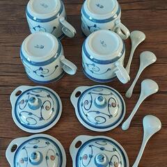 【未使用品】三色唐草バラエティーカップ4客 スプーン、蓋付き 雅峰の画像