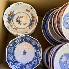 新品　小鉢　大鉢　お皿　箱いっぱい　器の画像