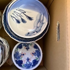 新品　小鉢　大鉢　お皿　箱いっぱい　器の画像