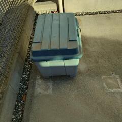 【取引中】灯油入れ2つと灯油ぼっくす鍵付きの画像