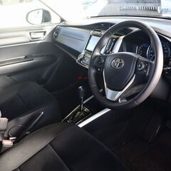 😊東海エリア・自社ローン取り扱い店！ 最長36回！カローラフィールダー 1.5 HV G 後期モデル 白の画像