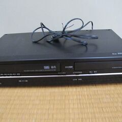 TOSHIBA　VHS・DVD　ビデオデッキ　ジャンク品