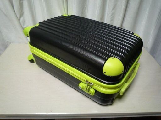 カラフルなソフトキャリーケース　中古