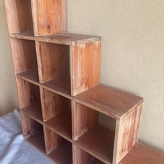 インテリア、木製ラックの画像