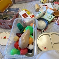 おままごとグッズ　もらってください。の画像