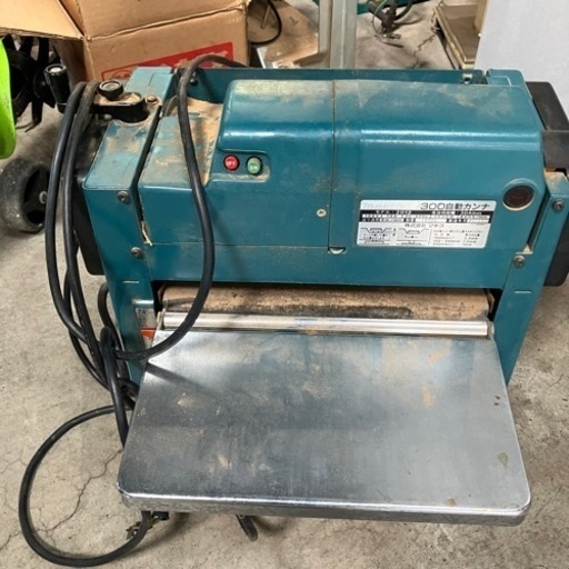 KM1607）動作確認済 300 makita 2012 マキタ 304mm 自動カンナ盤 自動カンナ かんな 鉋 研磨 研削 電動工具