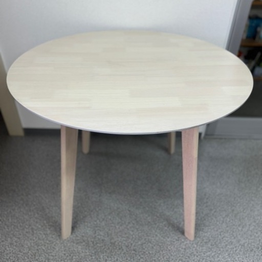 決まりました　LOWYA   ロウヤ　ダイニングテーブル　丸型　円形　机　デスク