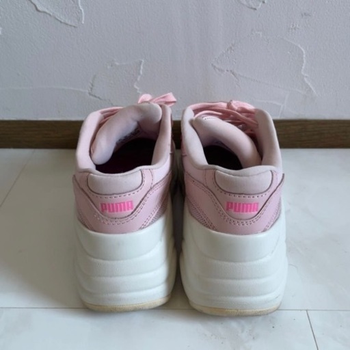 PUMA パルサーウェッジ 厚底スニーカー