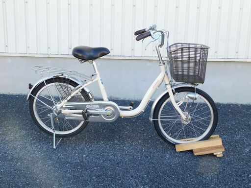 ブリヂストン　シティサイクル　20インチ　オートライト　ホワイト　ご年配の方や小柄な方に大好評!　車体極めて良好!　売れてます!　早い者勝ち!　状態は全体的に極めて良好と思います!　m6