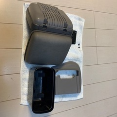 トヨタ純正のダストボックス（16系クラウンと10系エスハイにて使用）