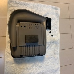 トヨタ純正のダストボックス（16系クラウンと10系エスハイにて使用）の画像