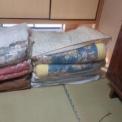 布団上下３組ほぼ未使用さしあげますの画像