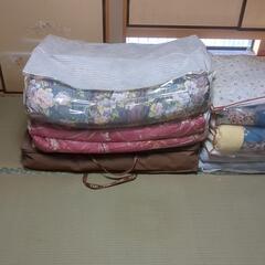 布団上下３組ほぼ未使用さしあげますの画像