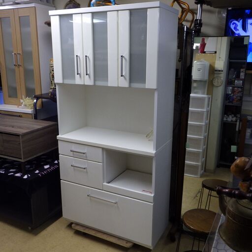 ニトリ キッチンボード 白/ホワイト 3口コンセント付 配達設置対応/1カ月保証 食器棚 レンジ台