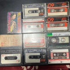 値下げしました‼️カセットテープ📼ホルダー　カセットテープ付きの画像