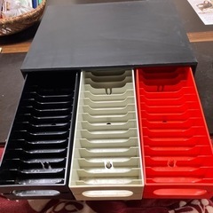 値下げしました‼️カセットテープ📼ホルダー　カセットテープ付きの画像