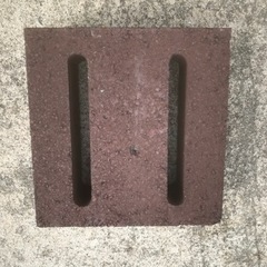 耐火レンガ(穴空き)残り115個の画像