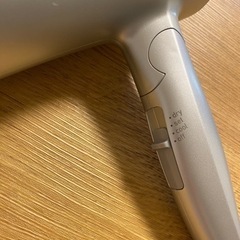 Izumi Allue マイナスイオンドライヤーの画像