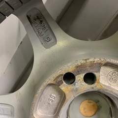 バリ山 175/70R14 アルミ付きスタッドレス コンパクトカーに マルチの画像