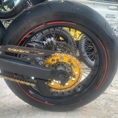 トリッカー使用スーパーモタードホイールセットの画像