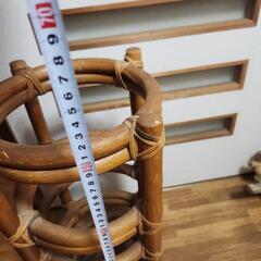 藤の傘立ての画像