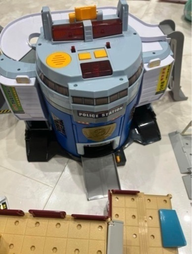 トミカタワー　立体駐車場　ポリスステーション　高速道路　ガソリンスタンド