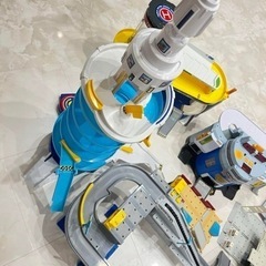 トミカタワー　立体駐車場　ポリスステーション　高速道路　ガソリンスタンドの画像